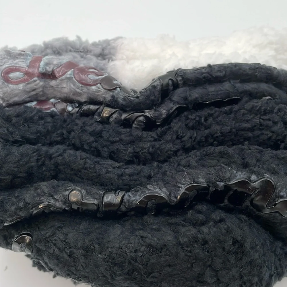 Dearfoams‎ Crew Fuzzy Slipper Cabin Socks Shoe Size 4-10 - 2 Pack - Black/Grey